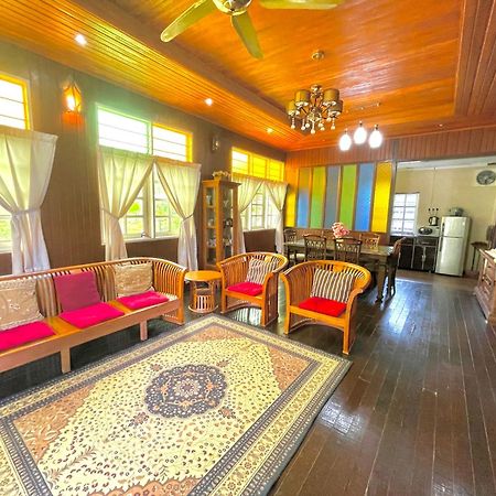 Tamteh Homestay Ayer Hitam Exterior foto