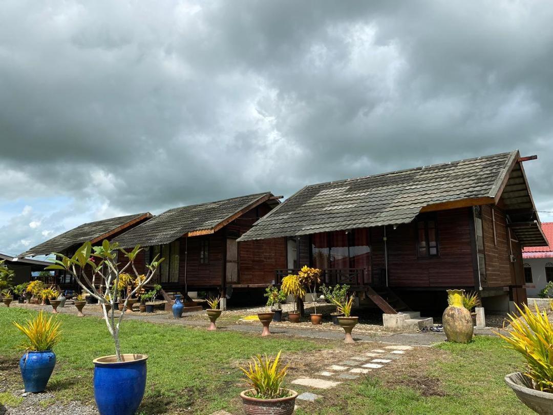 Tamteh Homestay Ayer Hitam Exterior foto