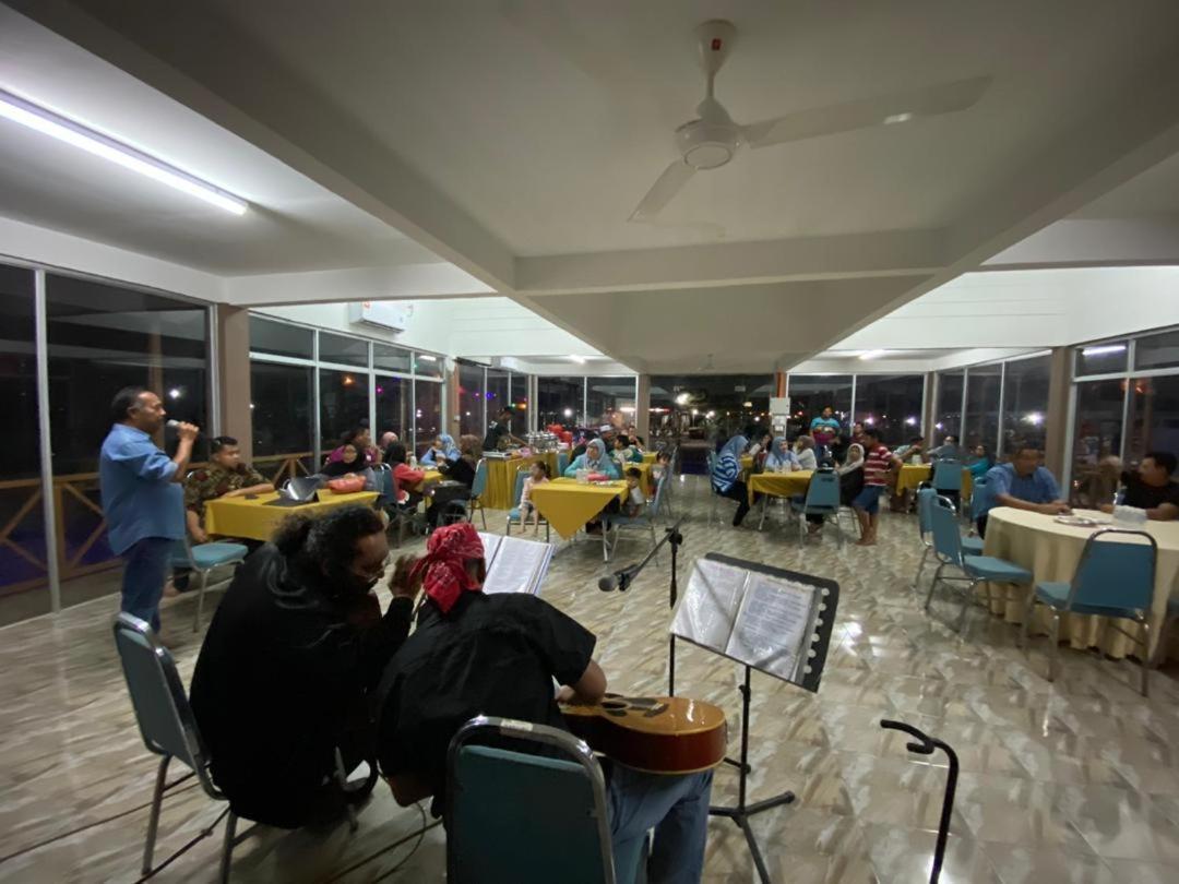 Tamteh Homestay Ayer Hitam Exterior foto
