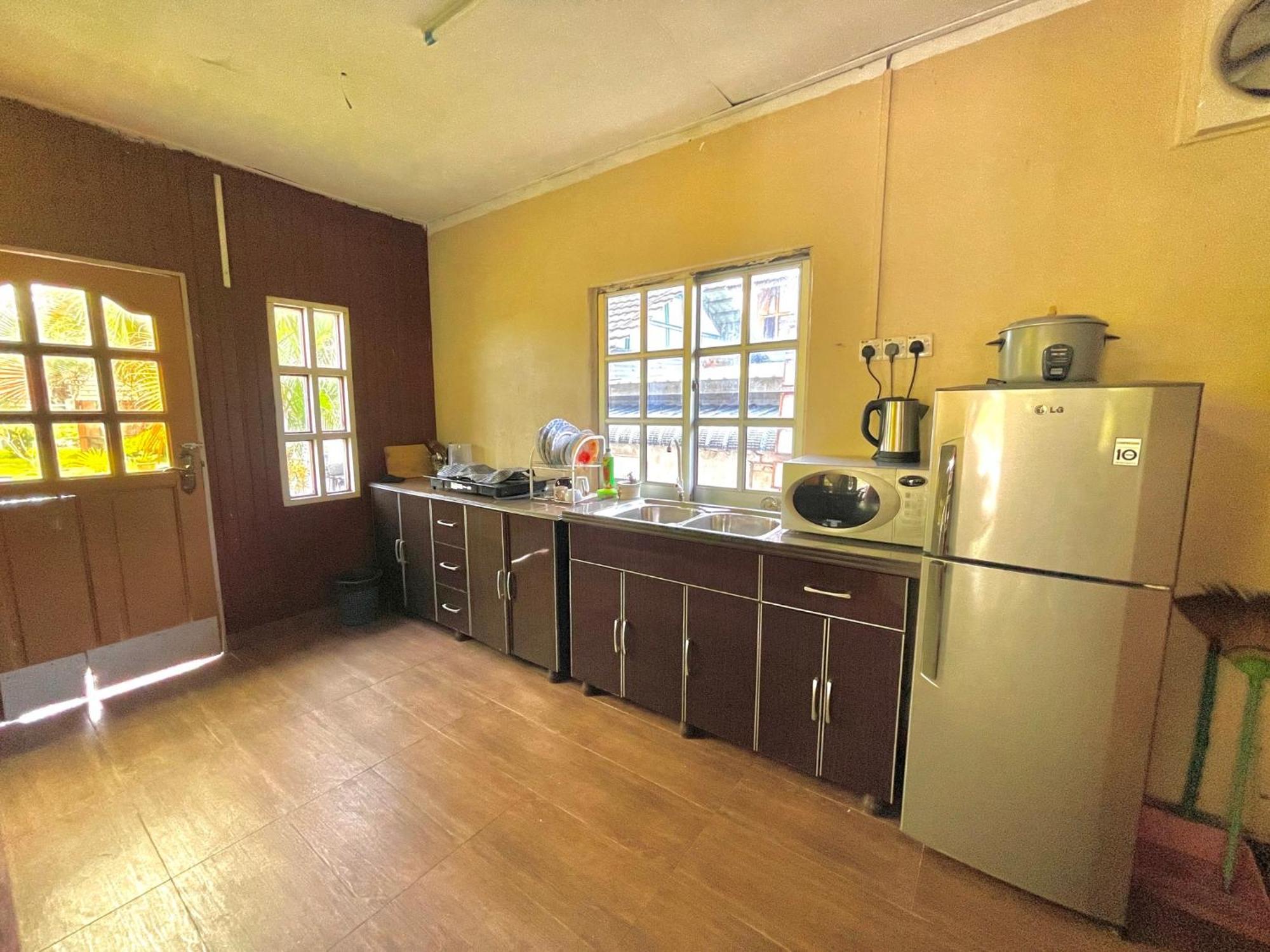 Tamteh Homestay Ayer Hitam Exterior foto