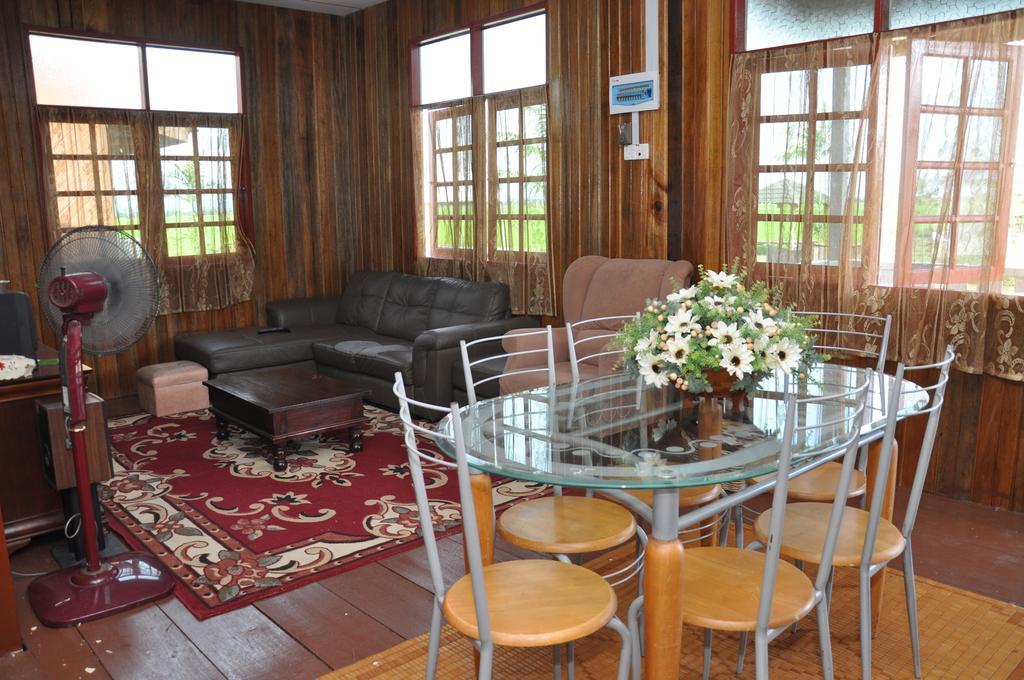 Tamteh Homestay Ayer Hitam Quarto foto